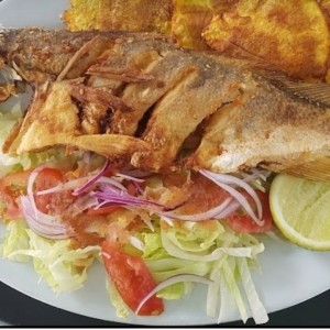 Pescado con patacones