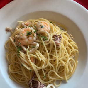 pastas frutos del mar (sin muchos frutos del mar)