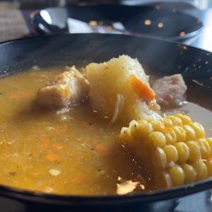 sopa de pollo