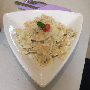 Farfalle al salmon