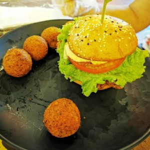 Chicken Classic Burger