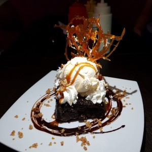 brownie con helado