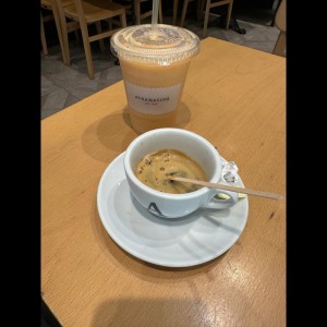 café expresó doble y licuado ponche 