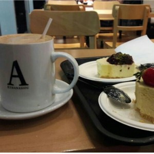 cheesecake de fresas y uno de moras