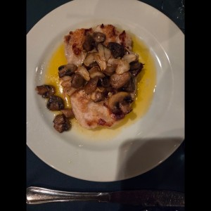 con Champiñones Frescos y Ajo Rostizado