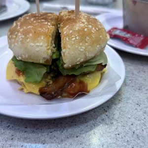 Hamburgesa con tocino