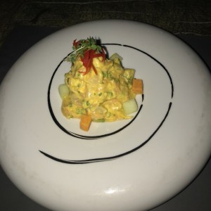 Ceviche de Corvina, perlas de Manzana y crocante de Camote