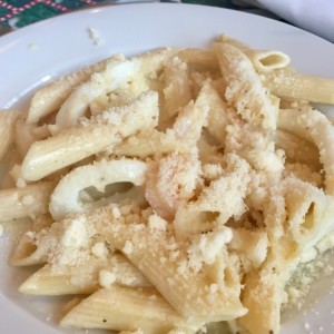 pasta con mariscos en salsa blanca