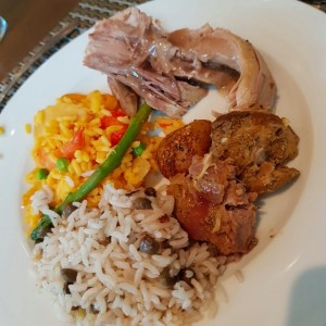 Varaido, (arroz con guandu, paella, pernil y pavo)