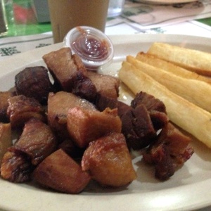 Puerco frito con yuca