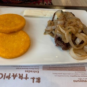 bistec encebollado con tortilla