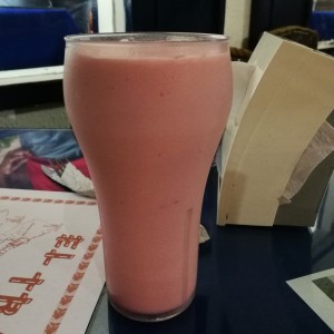 batido de helado de cereza 