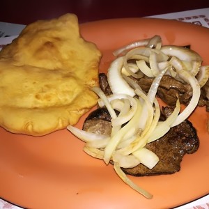 Bistec de Higado Encebollado