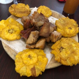 puerco frito y patacones