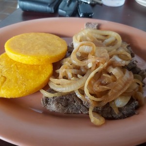 Bistec Encebollado