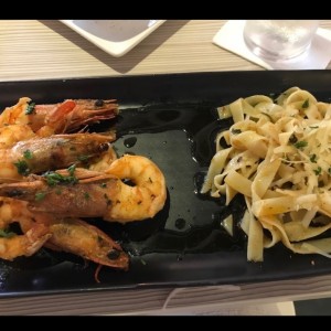 langostinos con pasta al oleo