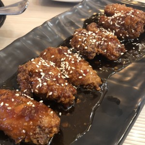 ENTRADAS - Sesame spice wings