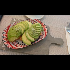 tostada de salmón 