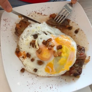 Desayunos Criollos - Steak au cheval