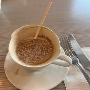 Capuchino con palito para revolver 