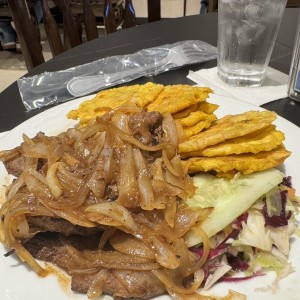 Bistec de Higado Encebollado