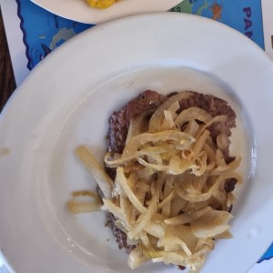 bistec encebollado