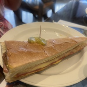 Emparedados /Sandwiches - Cubano