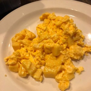 Huevos Revueltos con queso