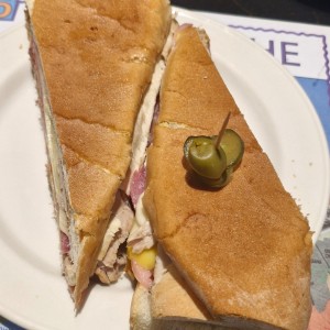 Emparedados /Sandwiches - Cubano