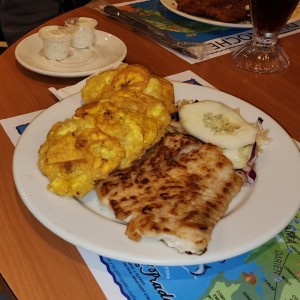 Filete de Corvina a la Plancha con Patacones