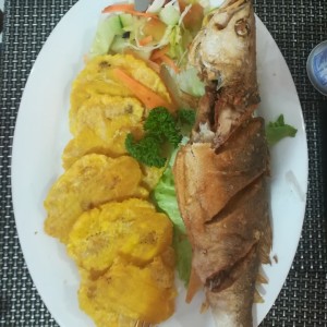 pescado frito con patacones