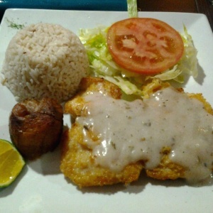 Pescado en salsa de leche de coco.