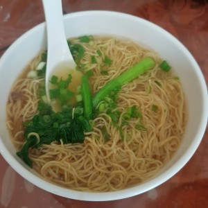 sopa de fideos