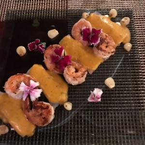 Tiradito ahumado con camarones