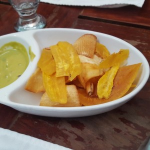 Chips con Salsa de Aji