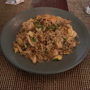 ARROZ CON LOMO Y LANGOSTINOS AL CURRY