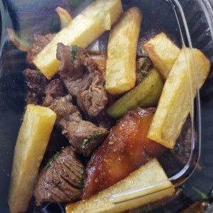 Platos Fuertes - Lomo Saltado