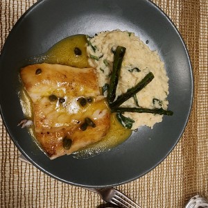 RISOTTO CON CORVINA EN SALSA DE ALCAPARRAS