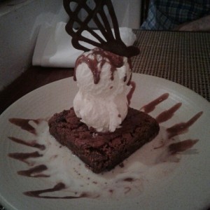 Brownie con helado