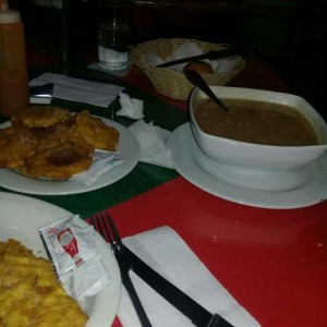 SOPA DE PATA Y PATACONES