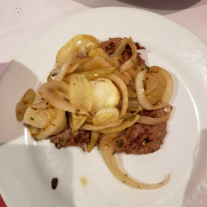 Bistec Encebollado