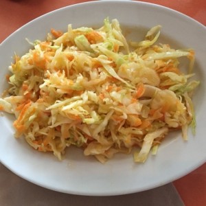 Ensalada de repollo con zanahoria 