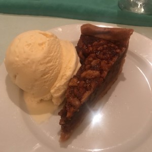 Pecan Pie con helado de vainilla