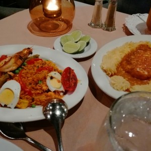 arroz con mariscos y corvina. rellena de. camarones