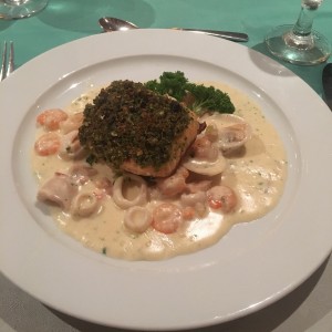 salmon crocante con pistachos 