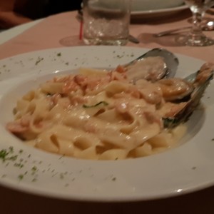 fetuccini con mariscos