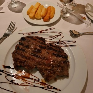 CARNES - BIFE ANCHO y yuca frita 