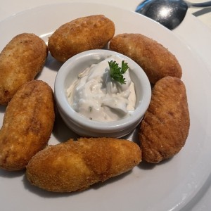 APERITIVOS CALIENTES - Croquetas de Bacalao