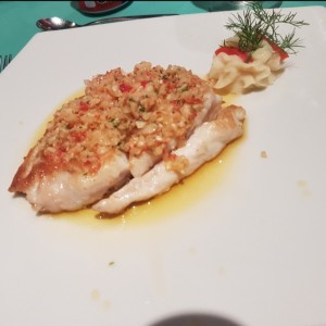 filete de pescado al ajillo