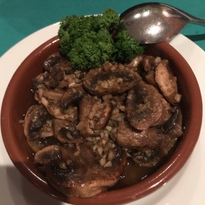 hongos al ajillo